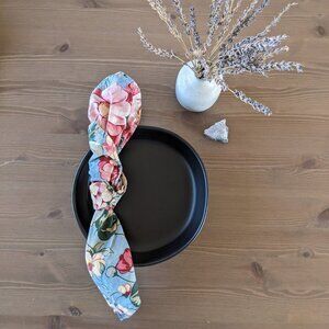 6 Vintage Handmade Cloth Napkins - Romantic Floral Print on‎ Blue Background